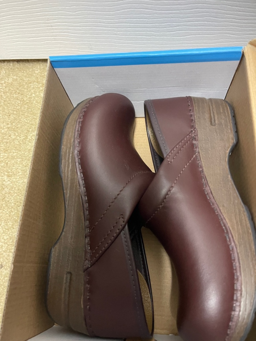 Dansko Brown - Mocha Clogs size 34 - New in Box